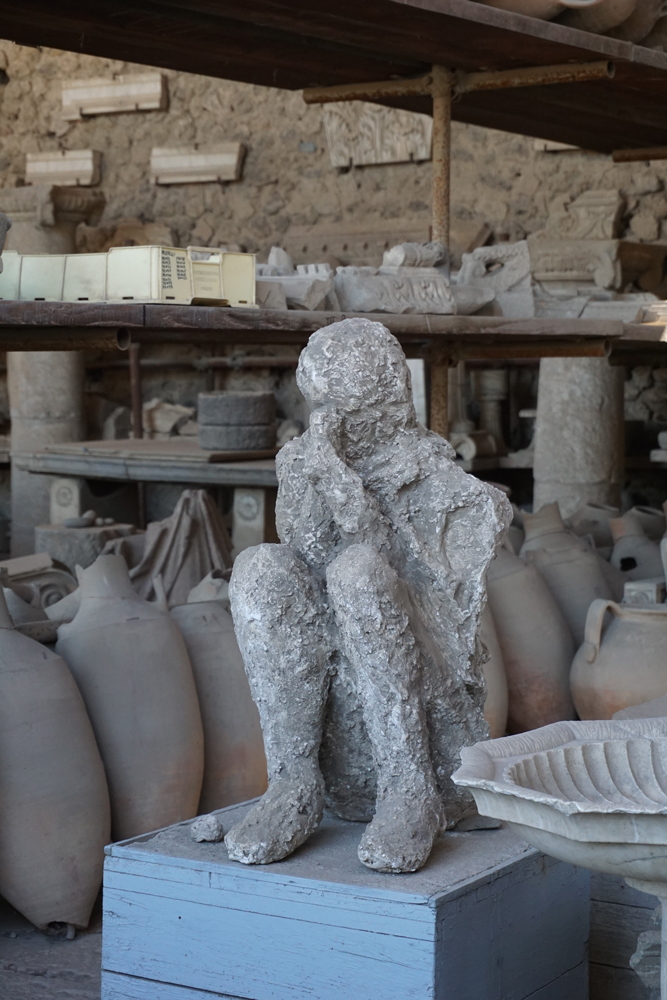 Crouching man or women of Pompeii